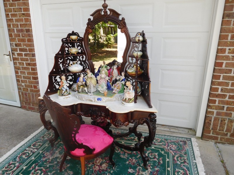 SUPERIOR VICTORIAN J & JW MEEKS ROSEWOOD DRESSING TABLE gallery