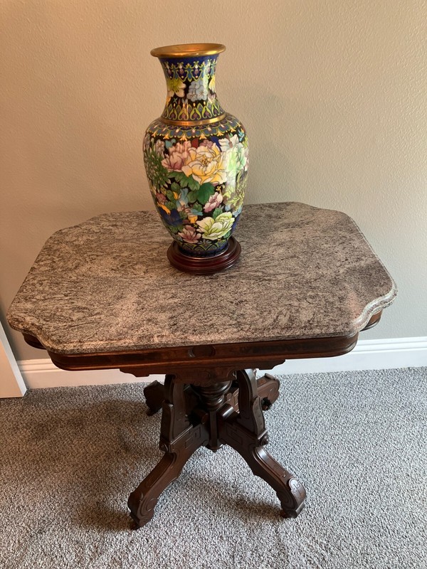 ***SALE***SUPERB ANTIQUE MAHOGANY VICTORIAN PARLOR TABLE