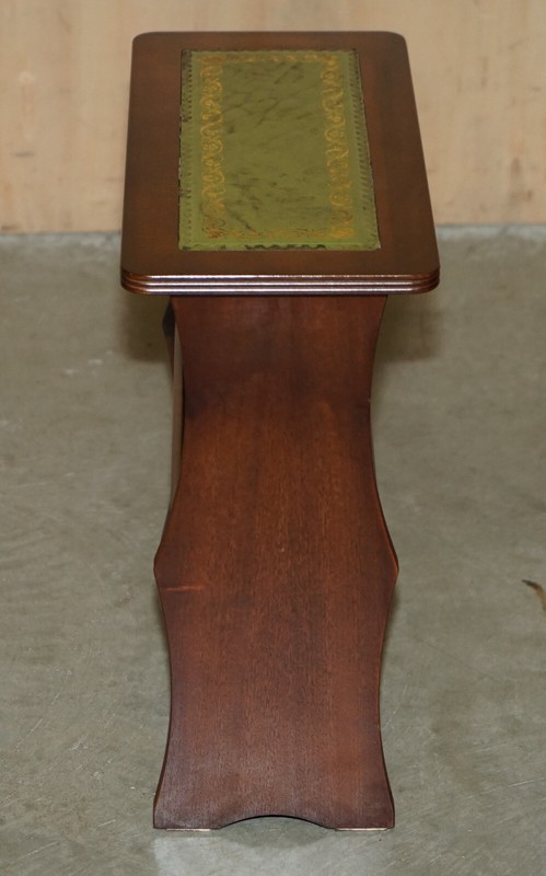 VINTAGE GREEN LEATHER & FLAMED MAHOGANY SIDE END WINE TABLE MAGAZINE RACK gallery