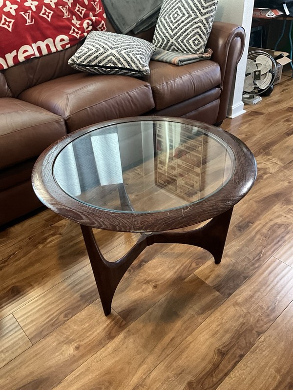 Vintage Lane Mid Century Wooden 28”Round Coffee Table 1044-22
