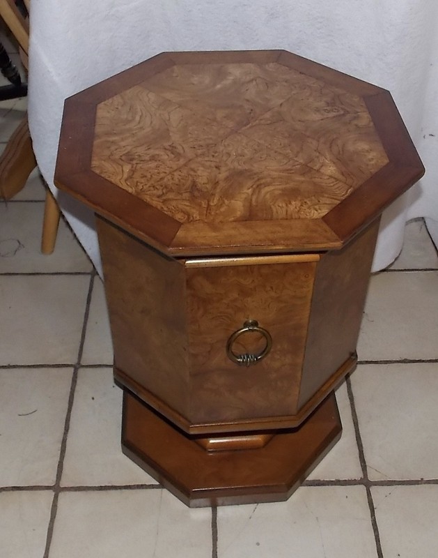 Mid Century Drexel Mahogany / Burl Elm End Table / Side Table (ET392)
