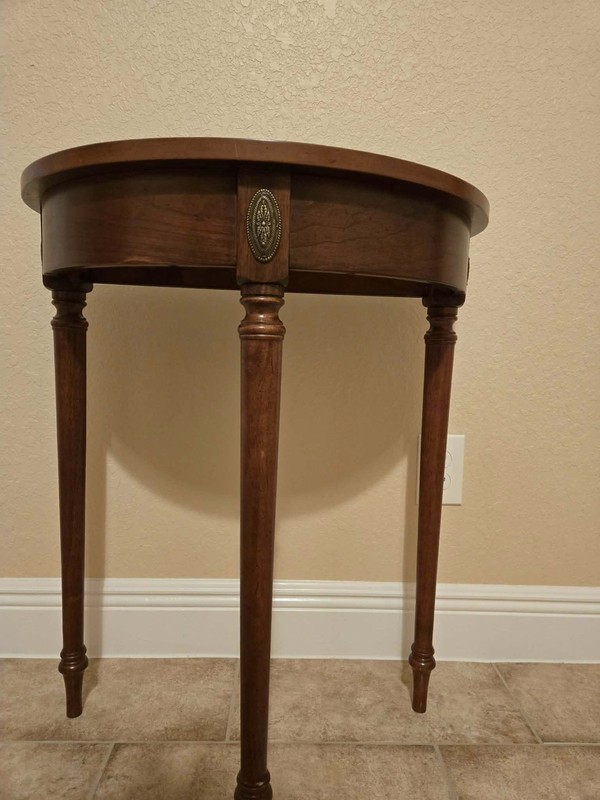 Bombay half moon table unique 1996 beautiful detailed antique