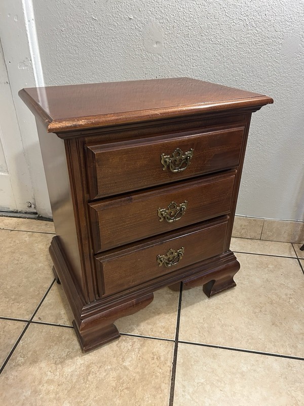 Vintage American Drew Three Drawers Nightstand ￼ gallery