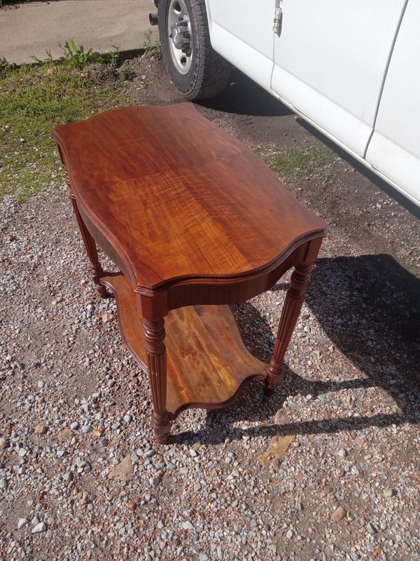 Walnut Turtle Top Entry Table / Side Table (ENT10)