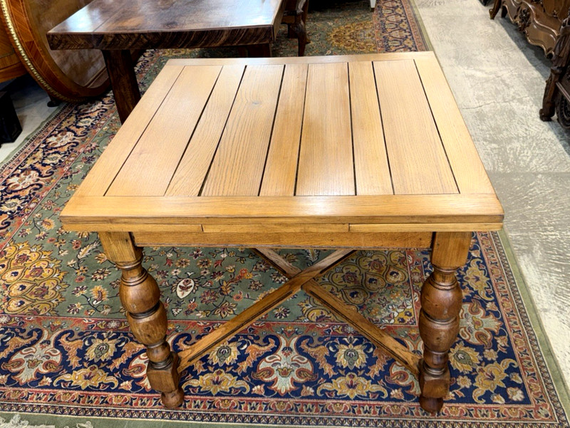 English Antique Oak Draw Leaf Table / Kitchen Table