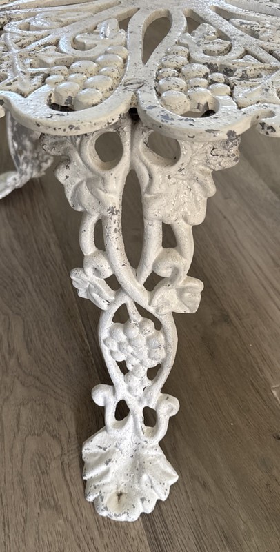 Cast Iron Garden Side Table White Patina Heavy Grape & Leaf Cottage 20” Round gallery