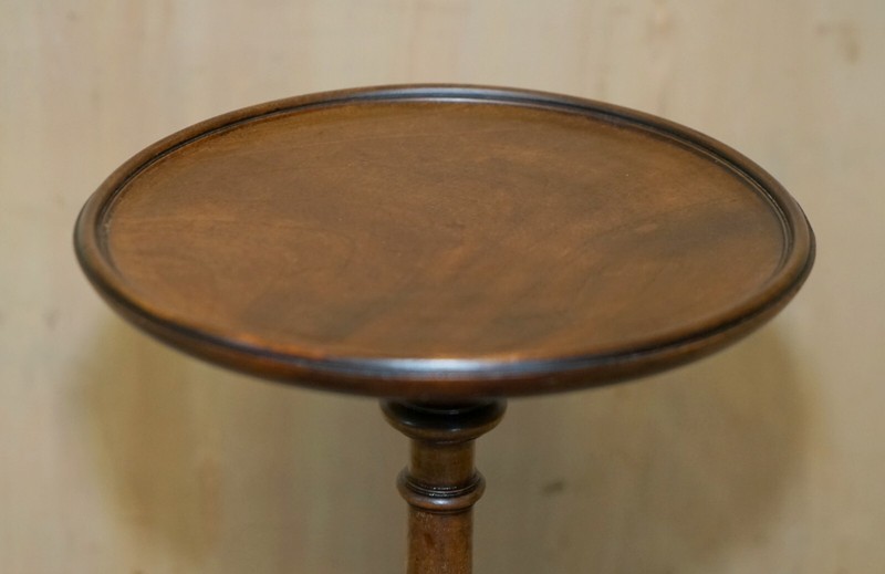 DECORATIVE NICELY TURNED MAHOGANY TRIPOD LAMP SIDE END WINE OCCASIONAL TABLE gallery