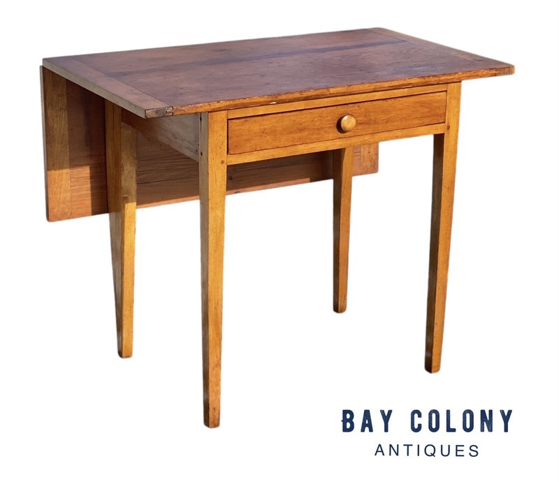 Antique Hepplewhite Drop Leaf Tavern Table / Bakers Table