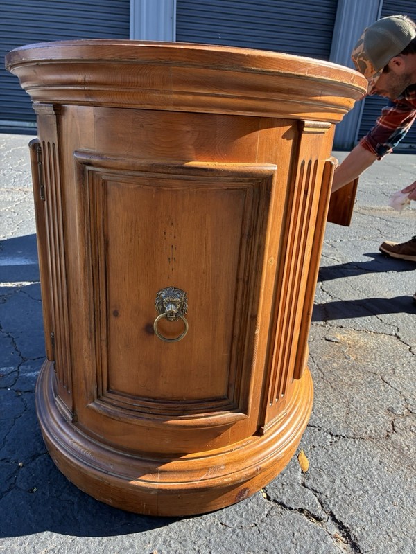 This Ethan Allen Tuscan Oval Cabinet Drum Table gallery