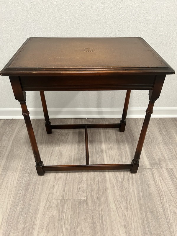 Vntage wooden table