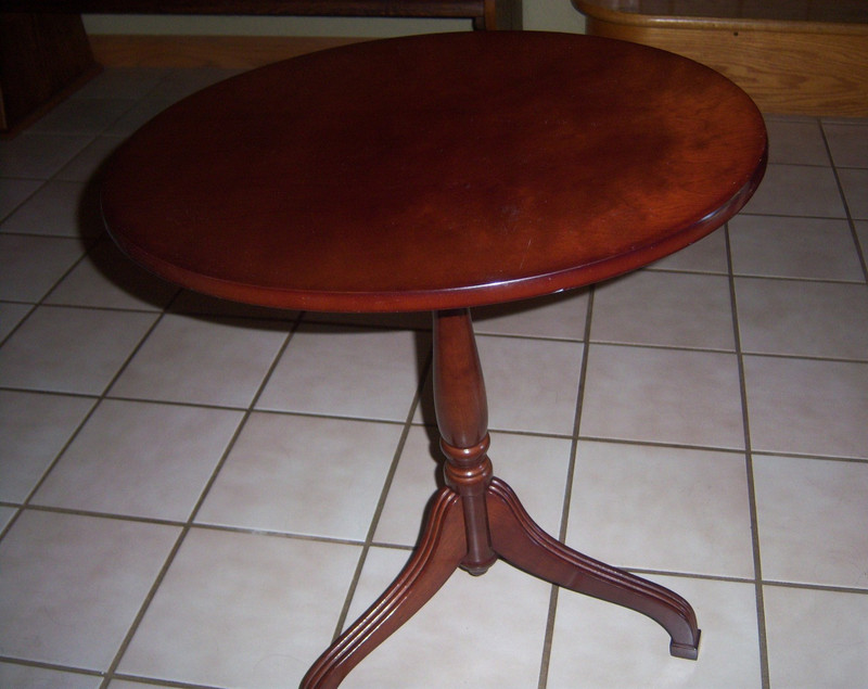 VTG NICE RARE Bombay Tilt Top Accent Table Plant Stand Cherry Empire Victorian