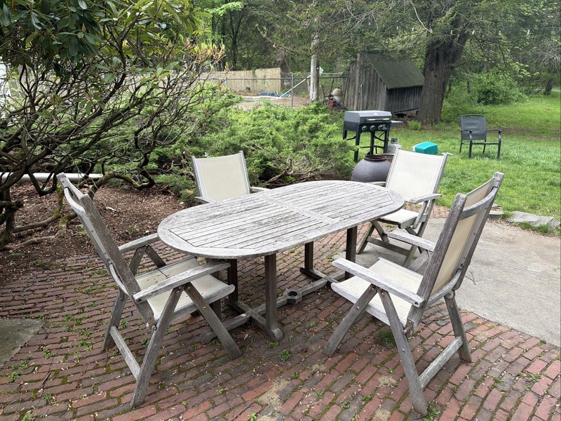 Kingsley-Bate Genuine Teak Patio Furniture 5 Piece Set Adjustable Chairs & Table