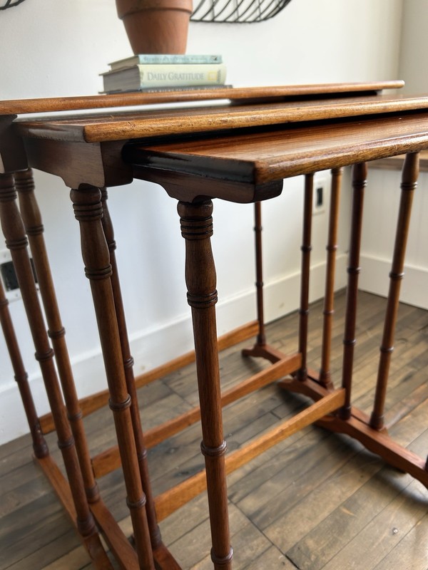 Antique Edwardian Style Mahogany Nesting Stacking Side Tables Set of 3 gallery