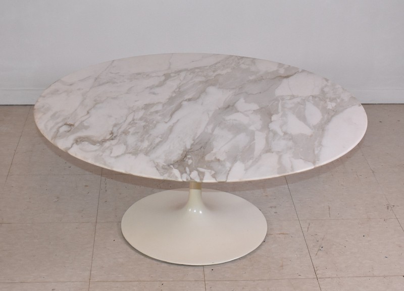 Knoll Saarinen Round Marble Top Coffee Table Tulip Base