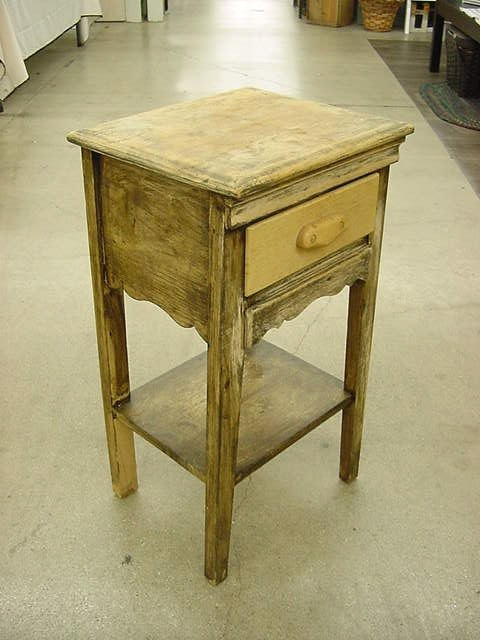 VINTAGE MCM OLIVE & MYERS NIGHT STAND TABLE gallery