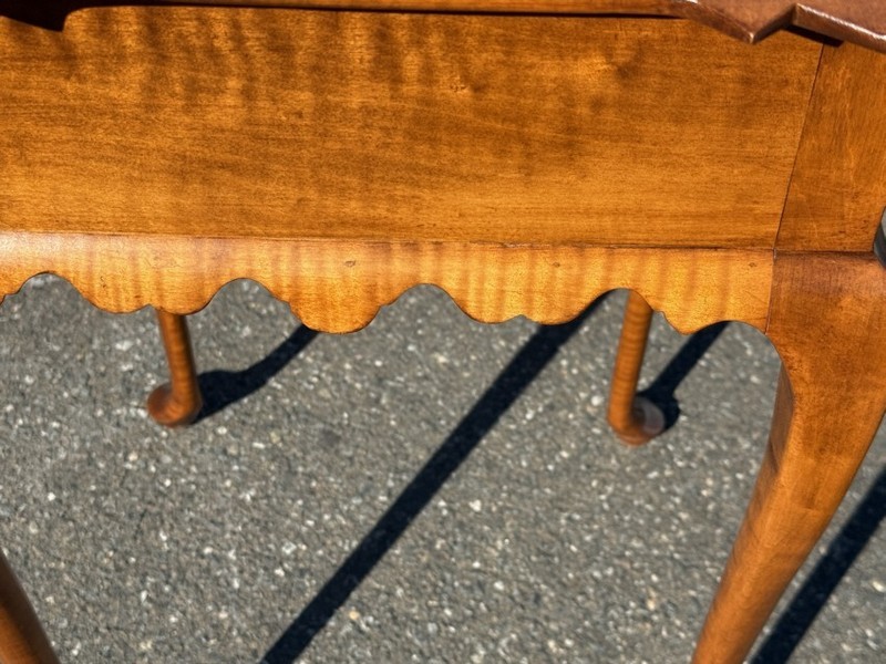 Vintage D.R. Dimes Benchmark tiger maple table w 2 board porringer corner top gallery