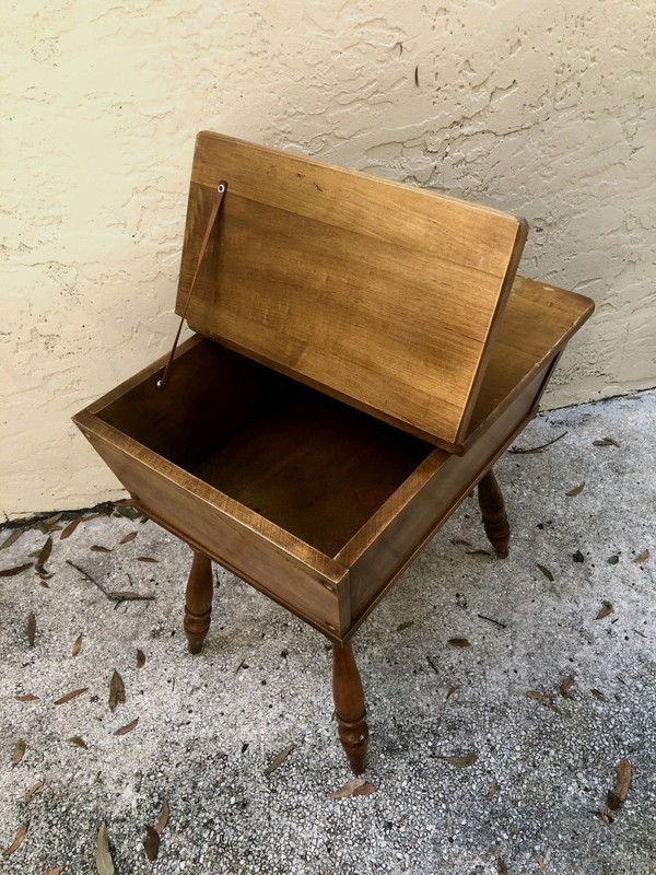 Antique ETHAN ALLEN / BAUMRITTER Furniture Co Solid Maple Doughbox 17″×25″