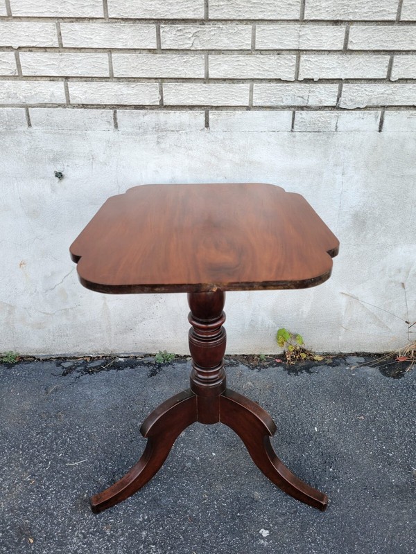 Antique Federal Sheraton Style Mahogany Tilt Top Tea Table Candle Stand gallery