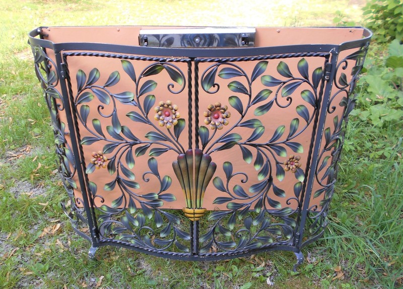 VINTAGE MID CENTURY WROUGHT IRON CONSOLE TABLE WITH URN AND FLOWER DESIGN