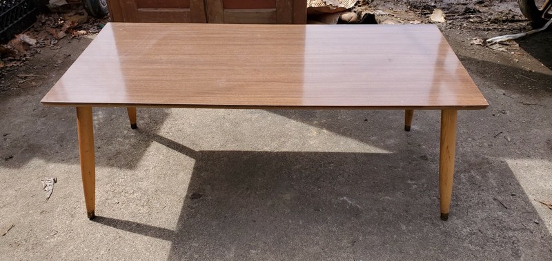 Vintage Mid Century Modern Cocktail Coffee Table with Peg Legs mcm