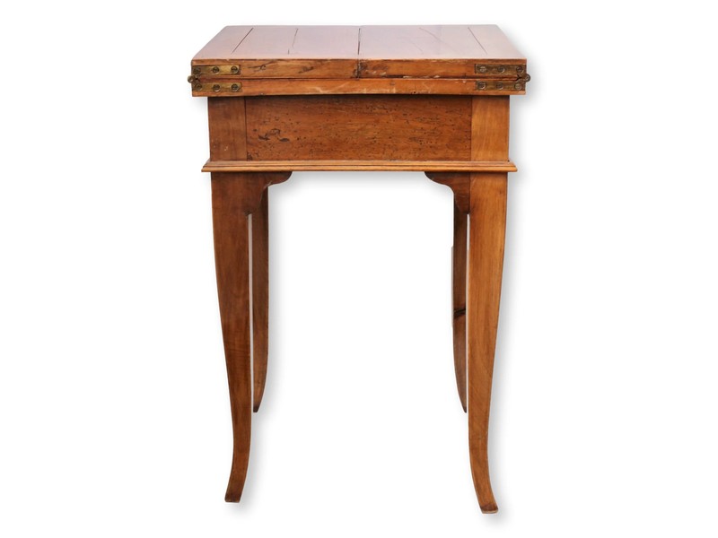 18th-C. Small Space Expandable Side Table gallery