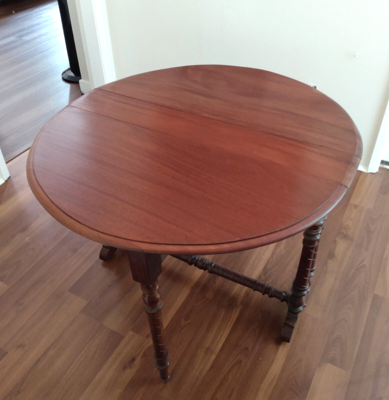 ARTS & CRAFTS SUTHERLAND TABLE c 1900. MAHOGANY, MEDIUM SIZE, FINE CONDITION gallery