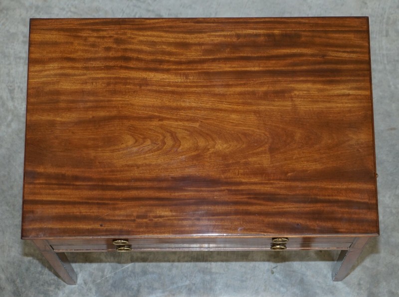 VERY FINE CIRCA 1780 GEORGIAN MAHOGANY READING TABLE WITH CANDLE SLIPS & SLOPE gallery