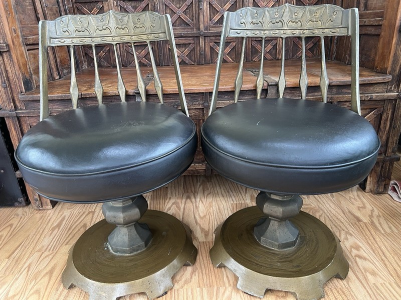 Vintage Gothic Kessler table and 4 swivel chairs gallery