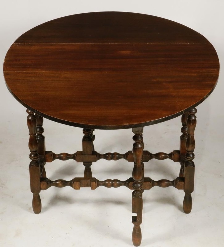 Vintage William & Mary Style Drop Leaf Gate Leg Breakfast Table gallery