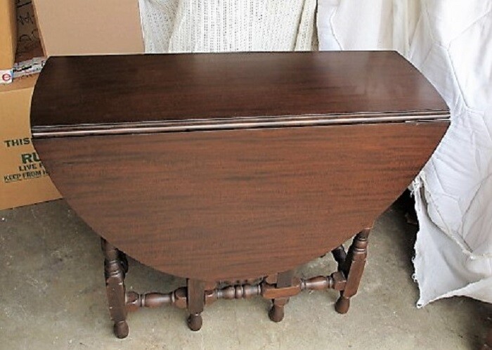 Beautiful Antique Dark Mahogany Round 48″ Drop Leaf Gate Leg Table w One Drawer