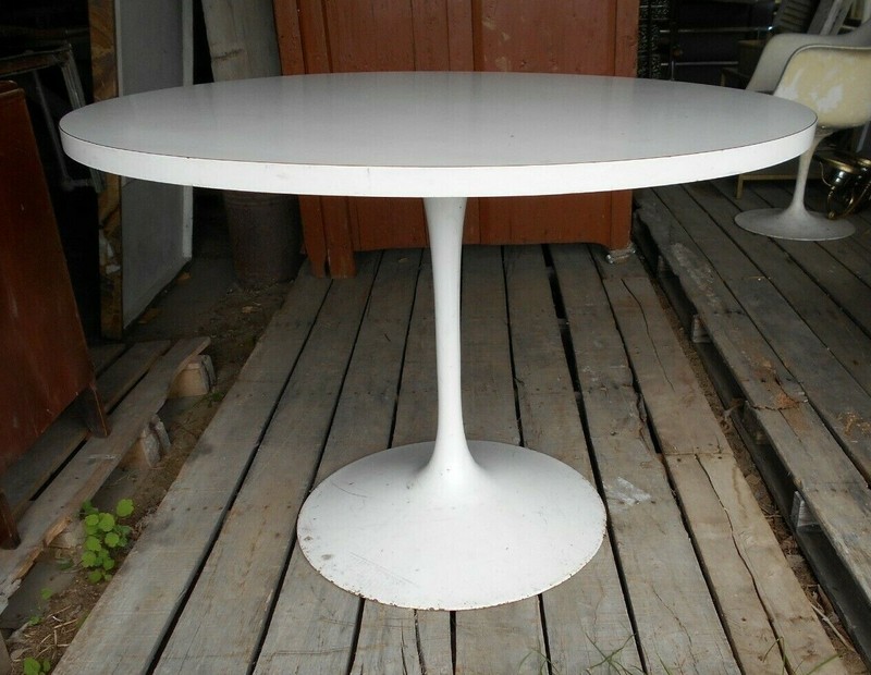 MID CENTURY MODERN SAARINEN ROUND TOP TULIP DINING TABLE gallery