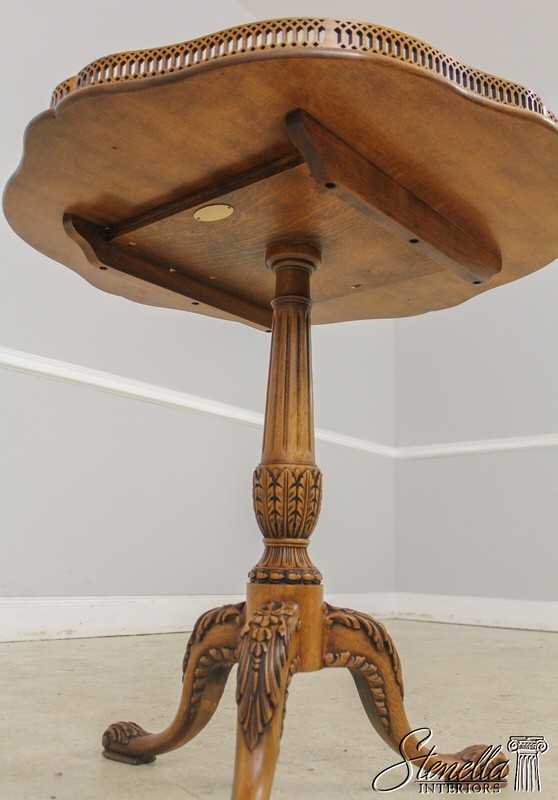 L56664EC: JOHN WIDDICOMB Georgian Mahogany Pie Crust Lamp Table gallery
