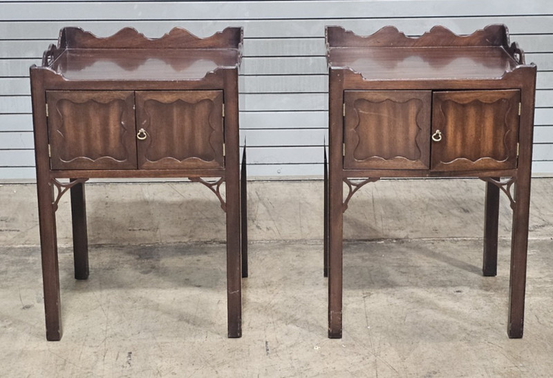 Pair Kittinger Williamsburg Mahogany Chippendale End Tables Night Stands CW 57