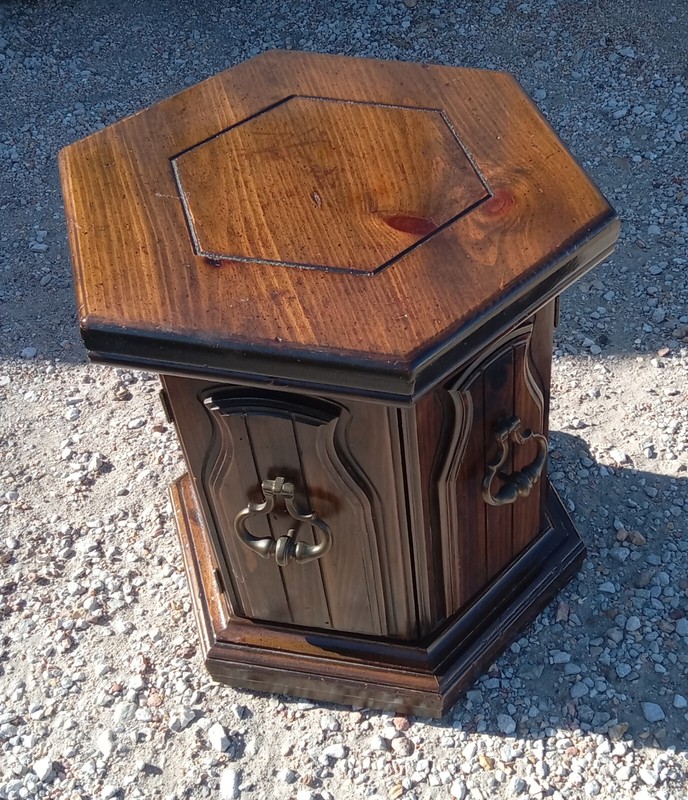 Old Tavern Pine Hexagon End Table (EA-108)