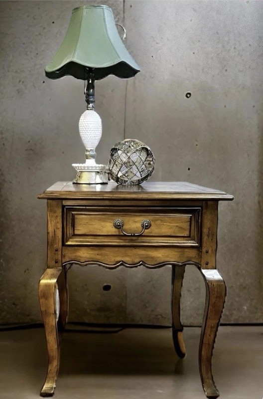 Pair /2 Lexington Furniture Solid Wood /end Table /NightStands Great Condition