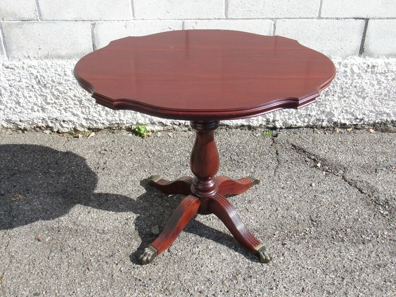 Vintage Elegant Table Small Table Wood Decoration English Paw Lion Xx Century gallery