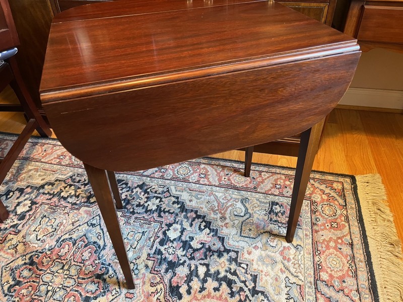 Henkel Harris Solid Mahogany Drop Leaf Pembroke Table No. 5604 gallery