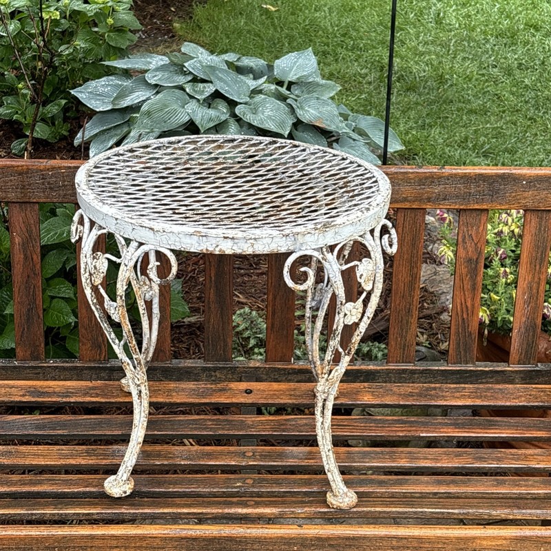 RARE Vintage Heavy Wrought Iron Outdoor Garden Side Table Plant Stand 17.25D 17H