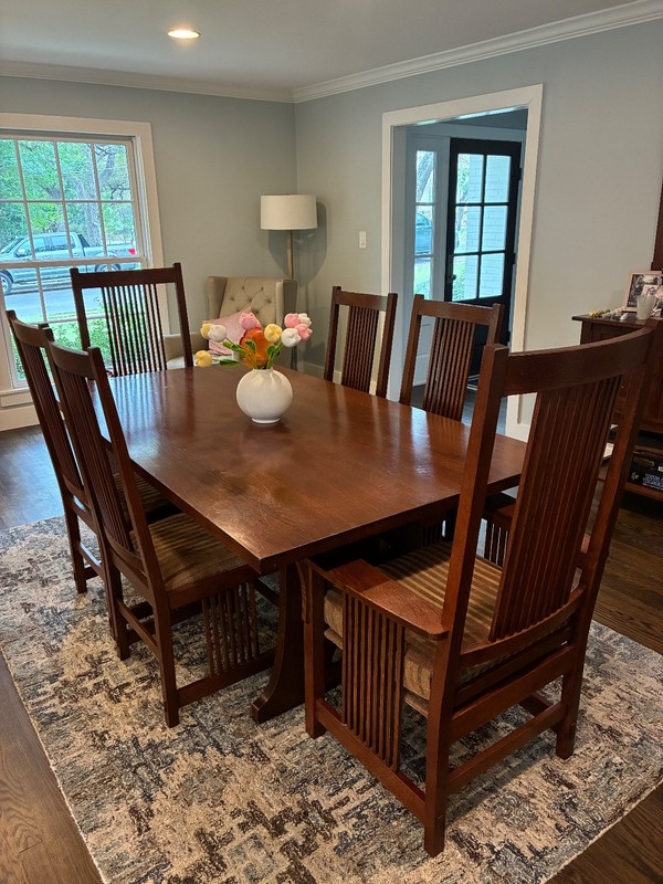 STICKLEY MISSION OAK TRESTLE DINING ROOM TABLE SET WITH SPINDLE ARM/ SIDE CHAIRS