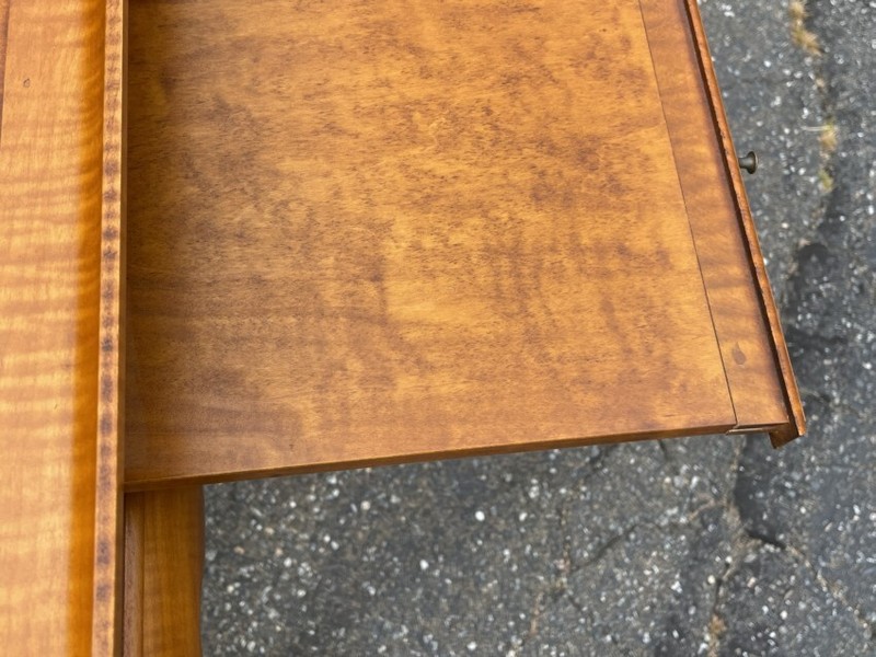 Vintage Eldred Wheeler solid tiger maple Queen Anne style tea table w 2 slides gallery