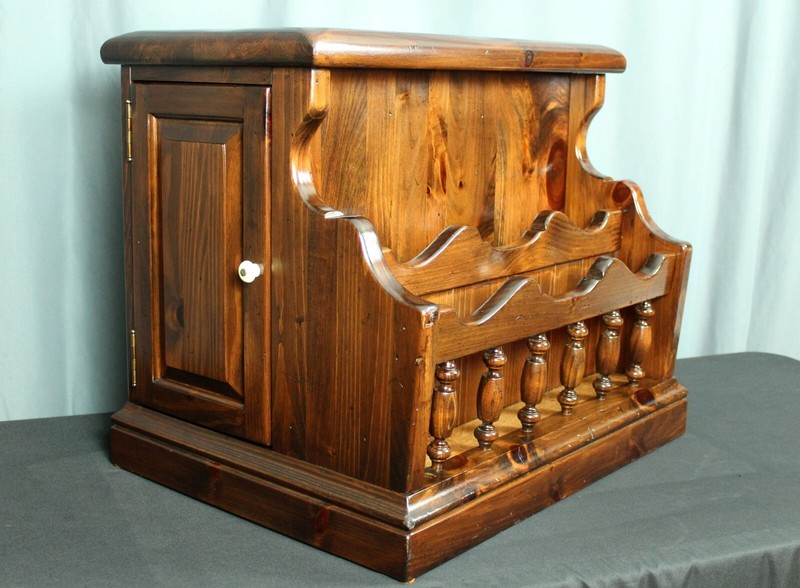 Rare Ethan Allen Old Tavern solid Pine end table w book/magazine rack & cabinet