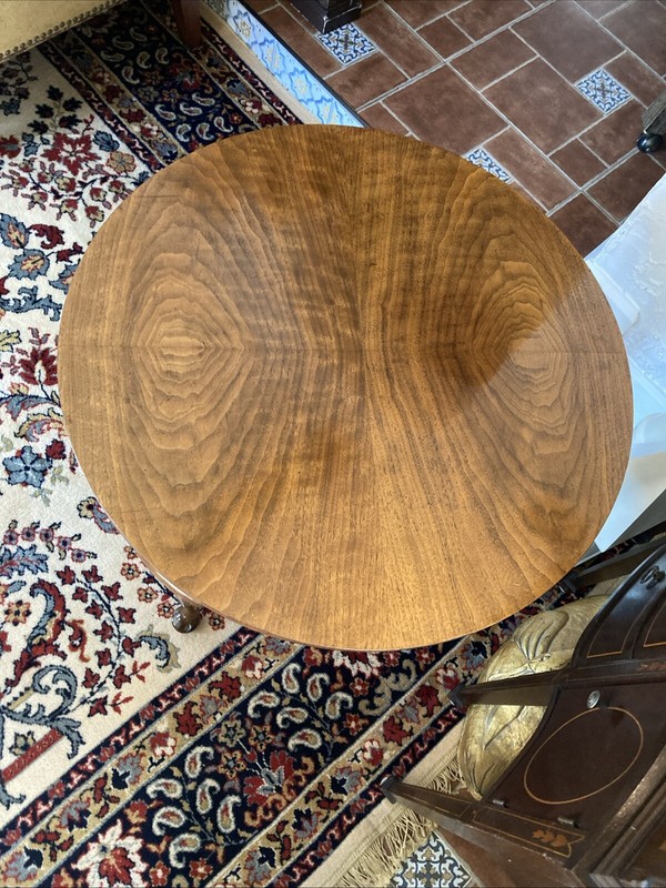Baker Furniture Queen Anne Walnut Side Table End Table Round W/ Drawer gallery