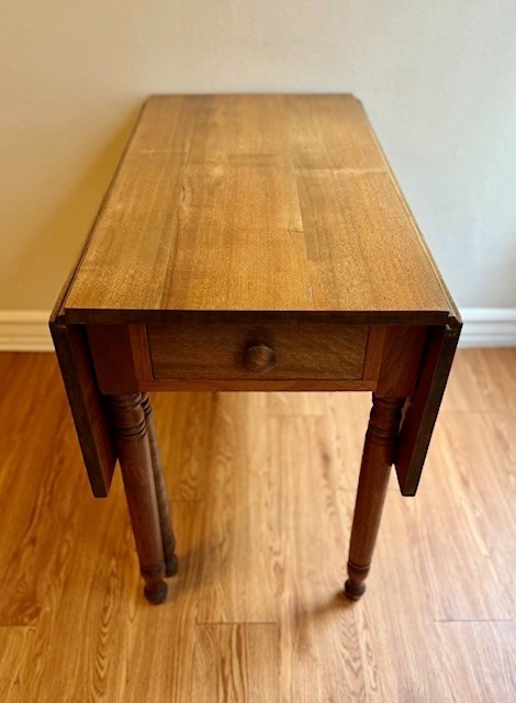 Antique American Colonial Gateleg Drop Leaf Farmhouse Dining Table gallery