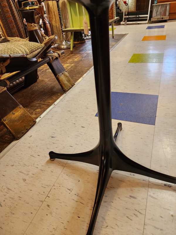 Vintage mid-century modern Side table by Herman Miller gallery