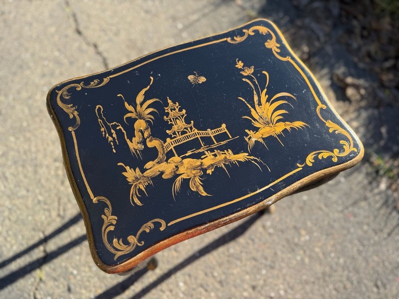 Vintage Mid-Century Chinoiserie Black Lacquer & Gilt Nesting Tables - Set of 3 gallery
