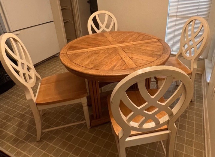 Drexel Heritage Dining Kitchen table & Chairs Adjustable Walnut Country French gallery