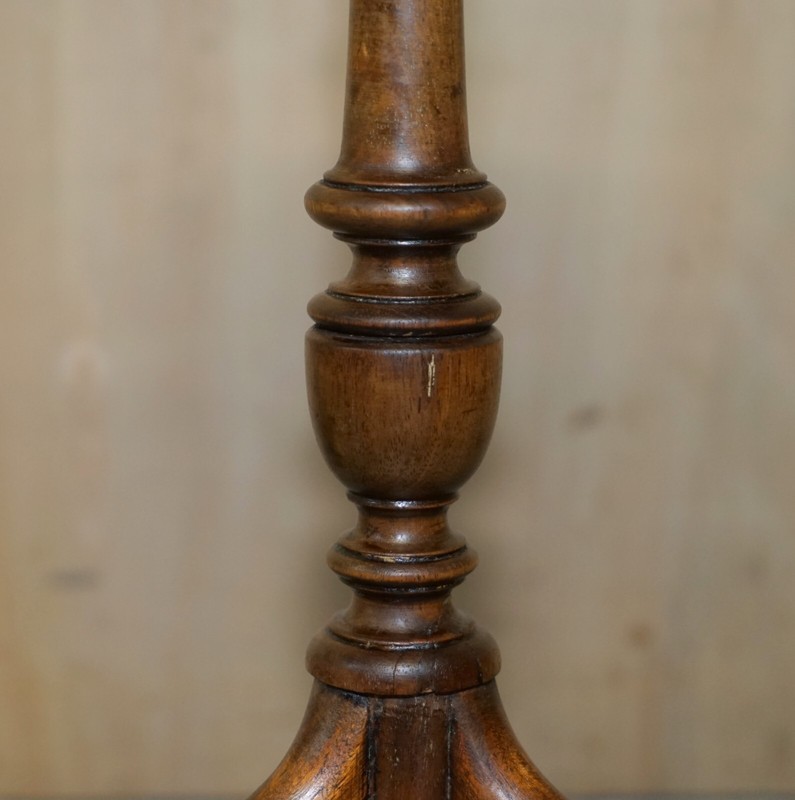 DECORATIVE NICELY TURNED MAHOGANY TRIPOD LAMP SIDE END WINE OCCASIONAL TABLE gallery