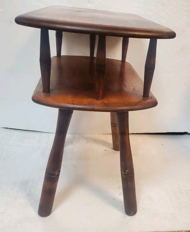 Vintage American Maple 2 Tier Accent Side Table gallery