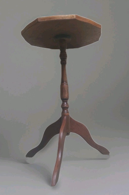 Vintage Pie Crust Table On Pedestal And Three Legs .price Is Right gallery