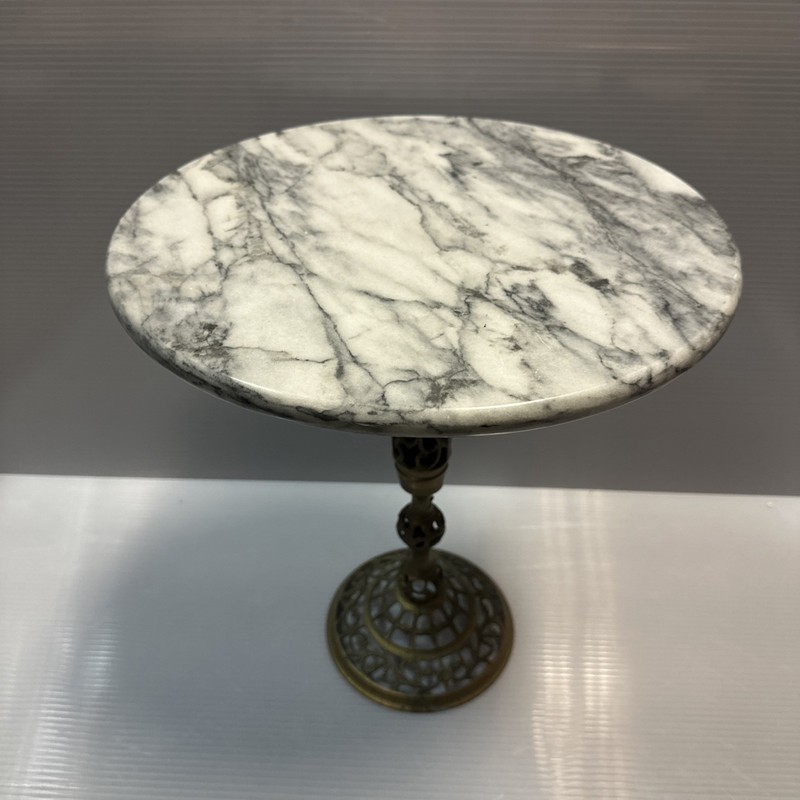 Vtg Mid Century Hollywood Regency Marble Top Brass Plant/Pedestal Table 17” Chip